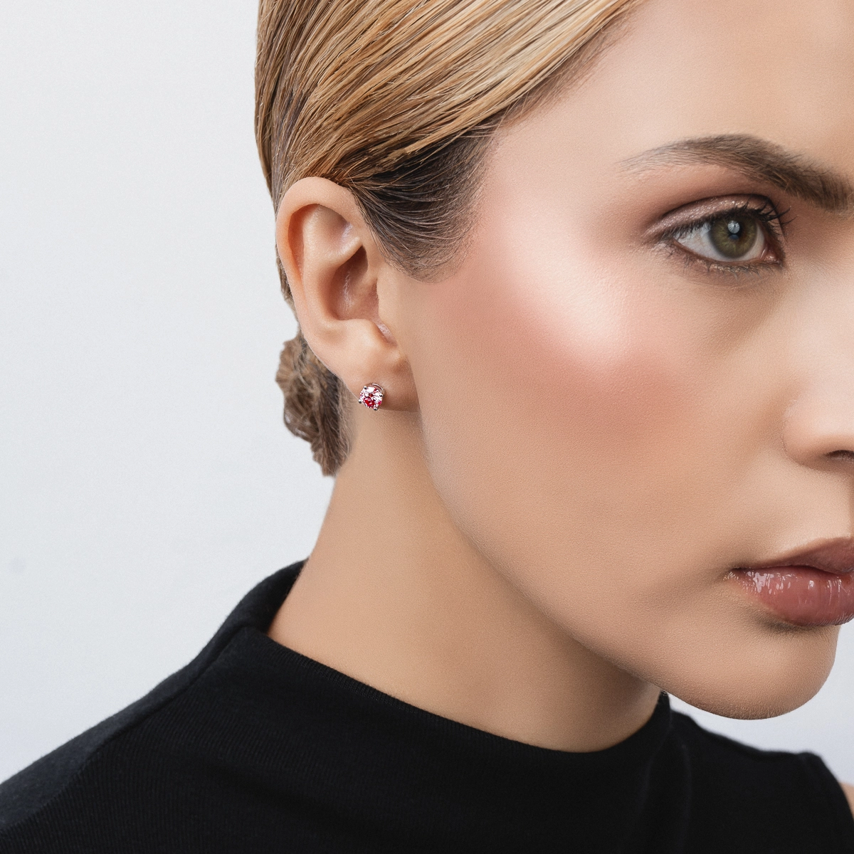 Topos studs en oro blanco de 18 Kilates, con 2 diamante de laboratorio centrales de 1.00 Ct
