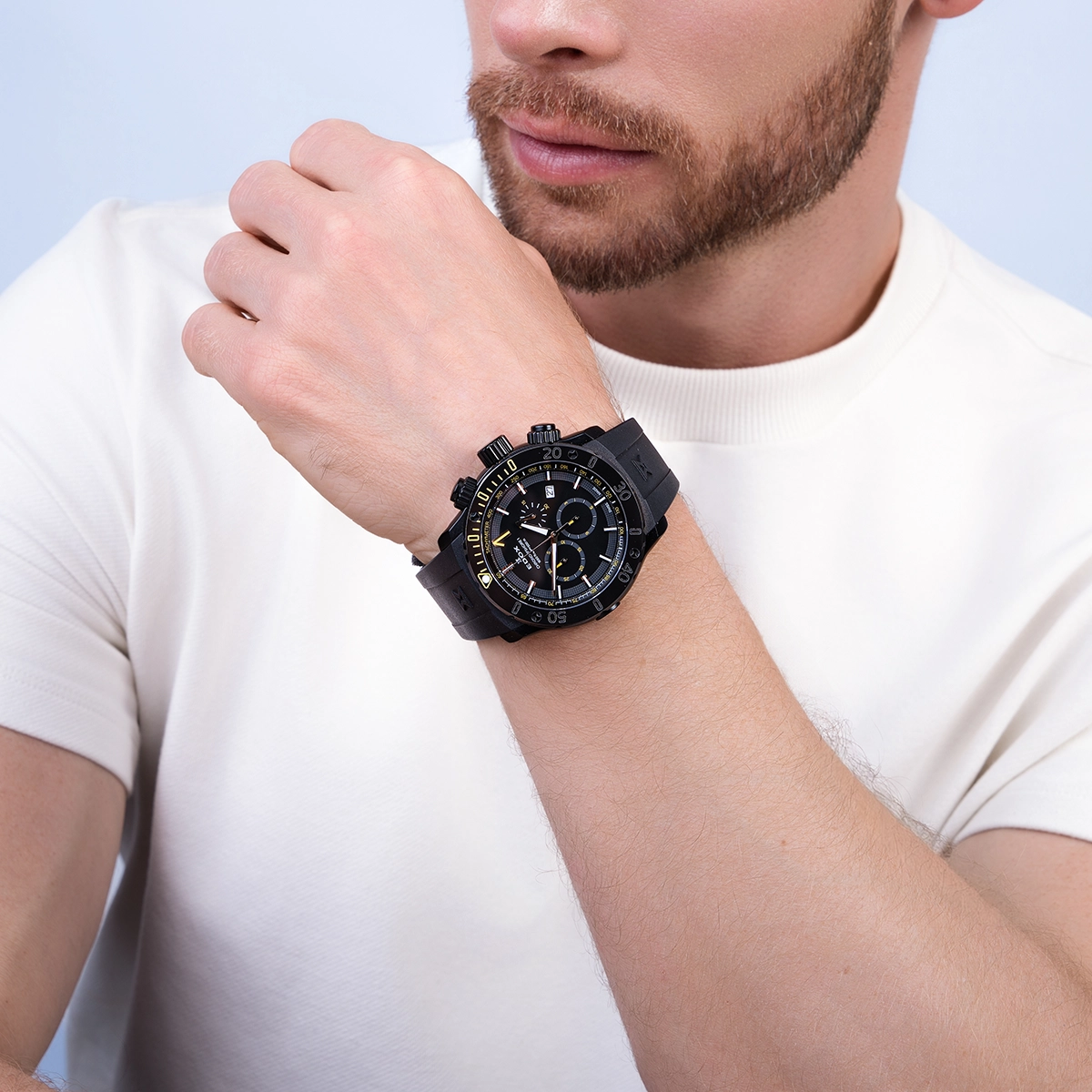 Reloj Edox análogo, para Hombre, tablero redondo colores negro y amarillo, estilo index + arábigo, pulso silicona color negro, calendario, cronografo
