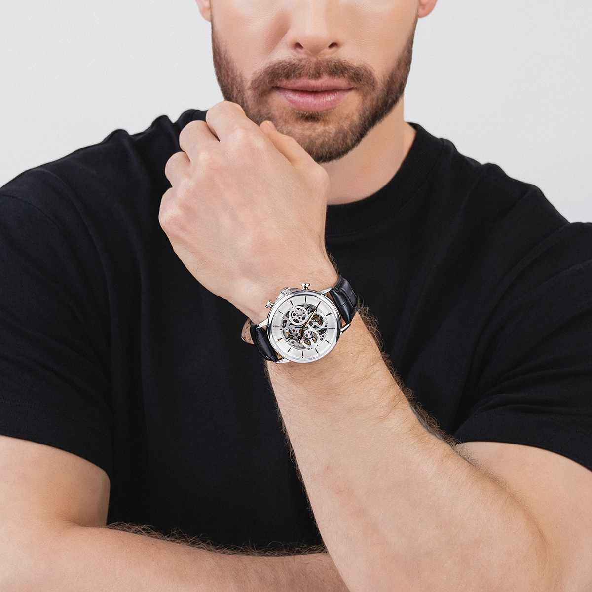 Reloj Edox análogo, para Hombre, tablero redondo color plateado, estilo index, pulso cuero color negro, cronografo
