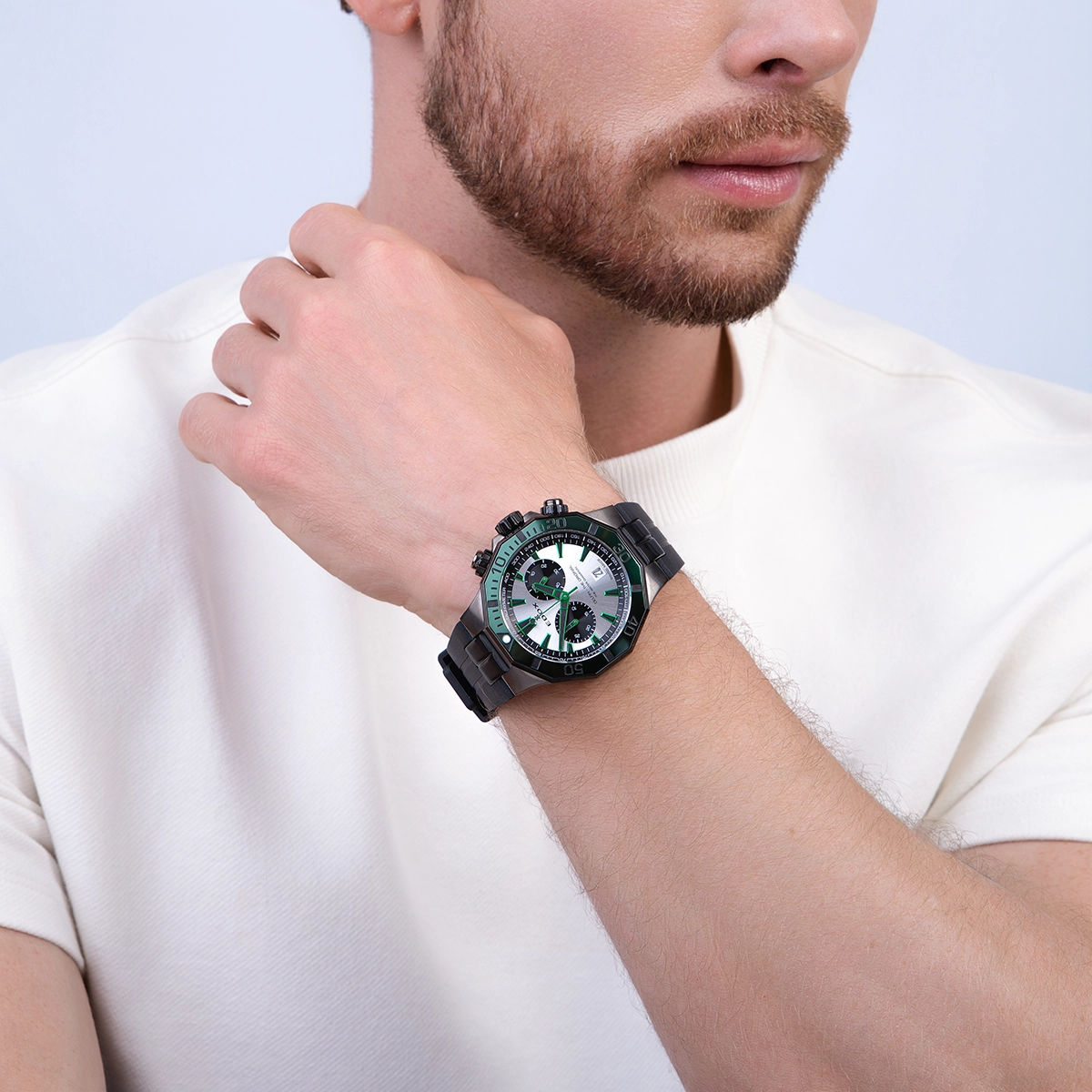 Reloj Edox análogo, para Hombre, tablero redondo color plateado, estilo index, pulso silicona color negro, calendario, cronografo