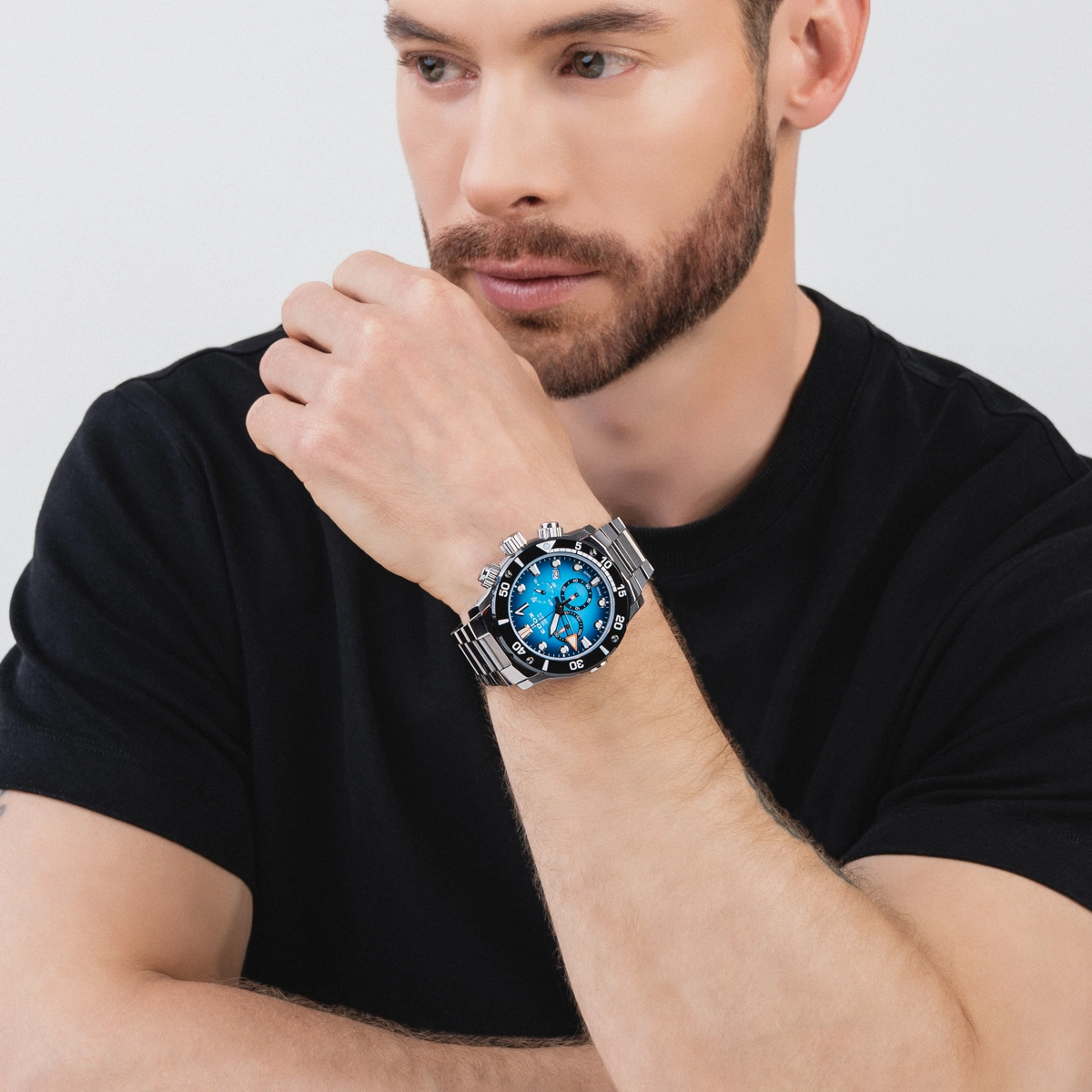 Reloj Edox análogo, para Hombre, tablero redondo color azul, estilo index + arábigo, pulso titanium color plateado, calendario, cronografo
