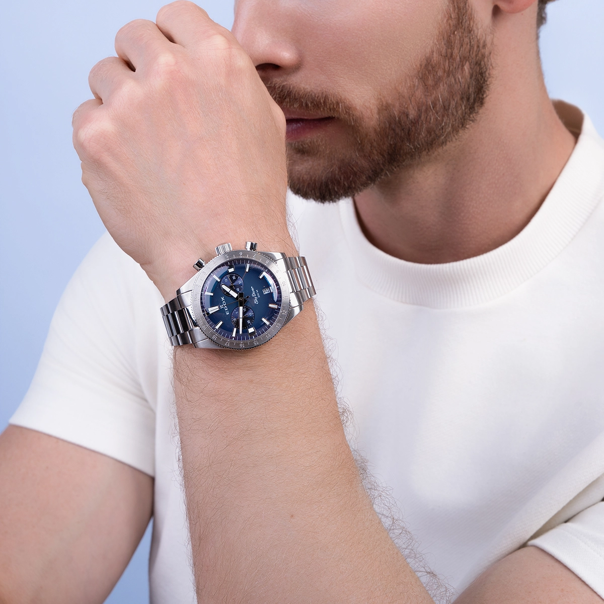 Reloj Edox análogo, para Hombre, tablero redondo color azul, estilo index, pulso acero color plateado, calendario, cronografo