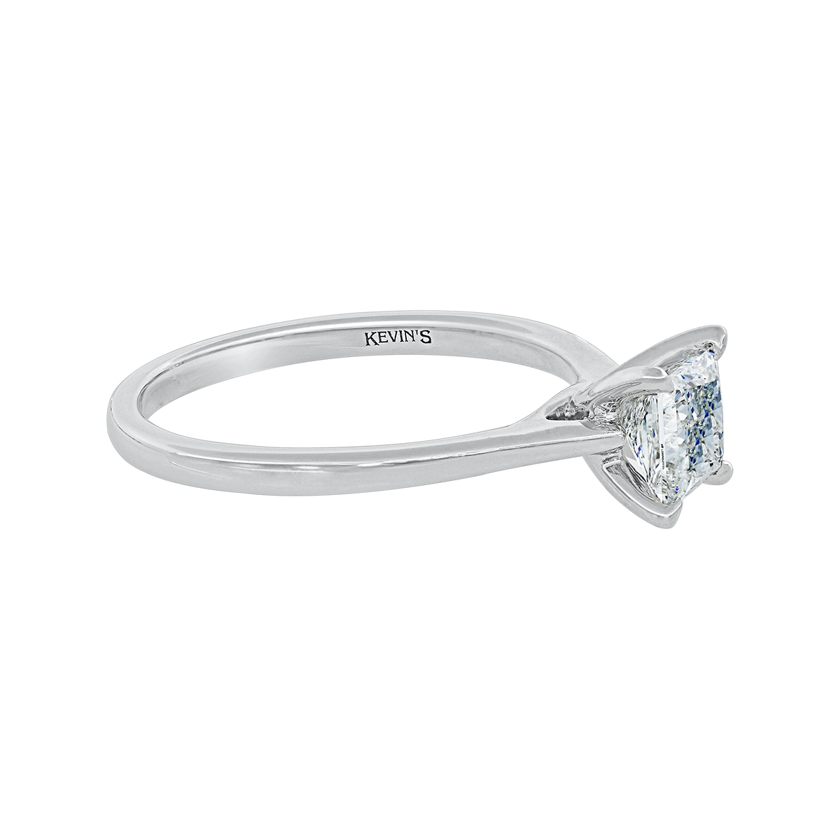 Anillo de compromiso solitario uñas, con diamante de laboratorio central princess IGI de 1.00ct, oro tono blanco 18k, rodinado