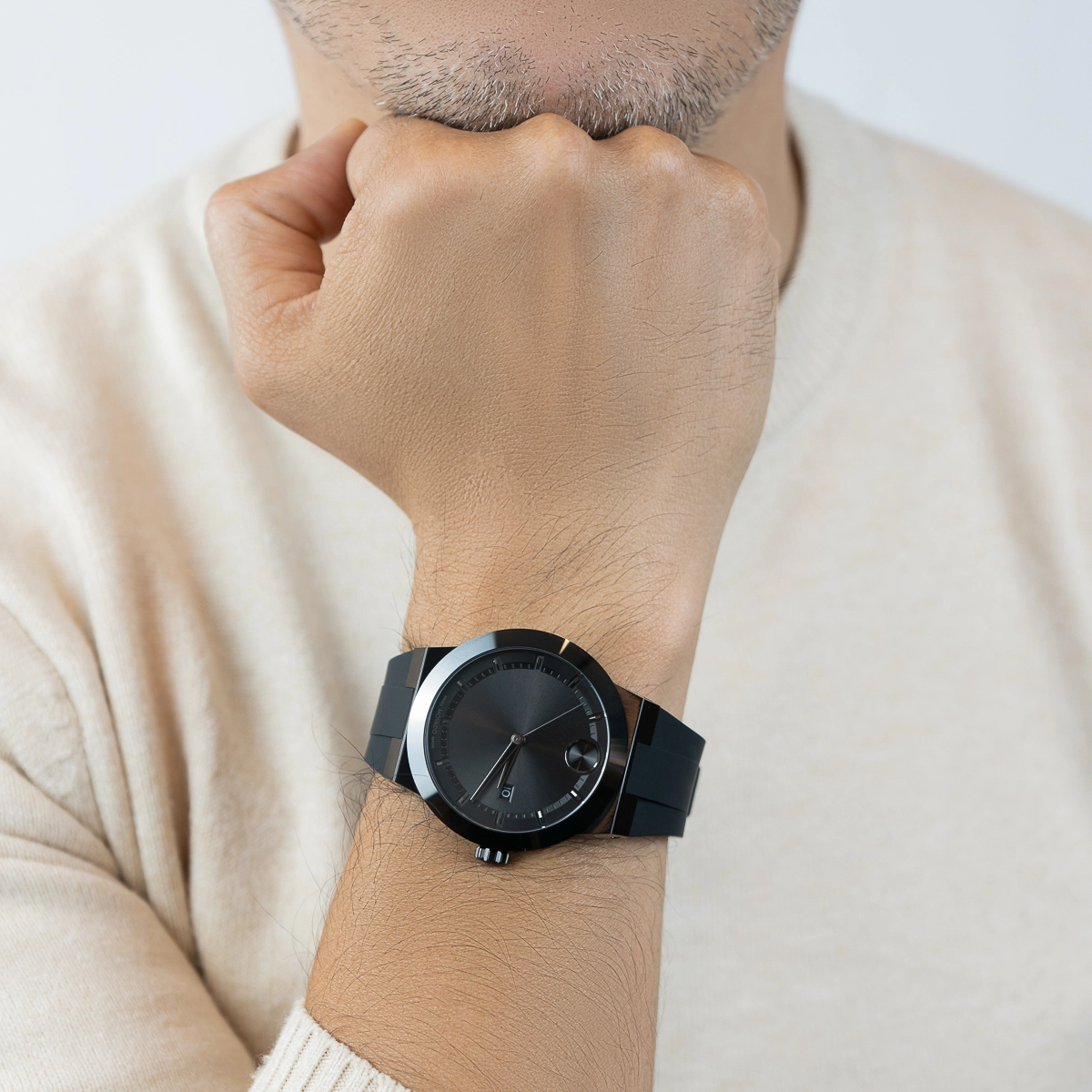 Reloj Movado análogo, para Hombre, tablero redondo color negro, estilo index, pulso silicona color negro, calendario
