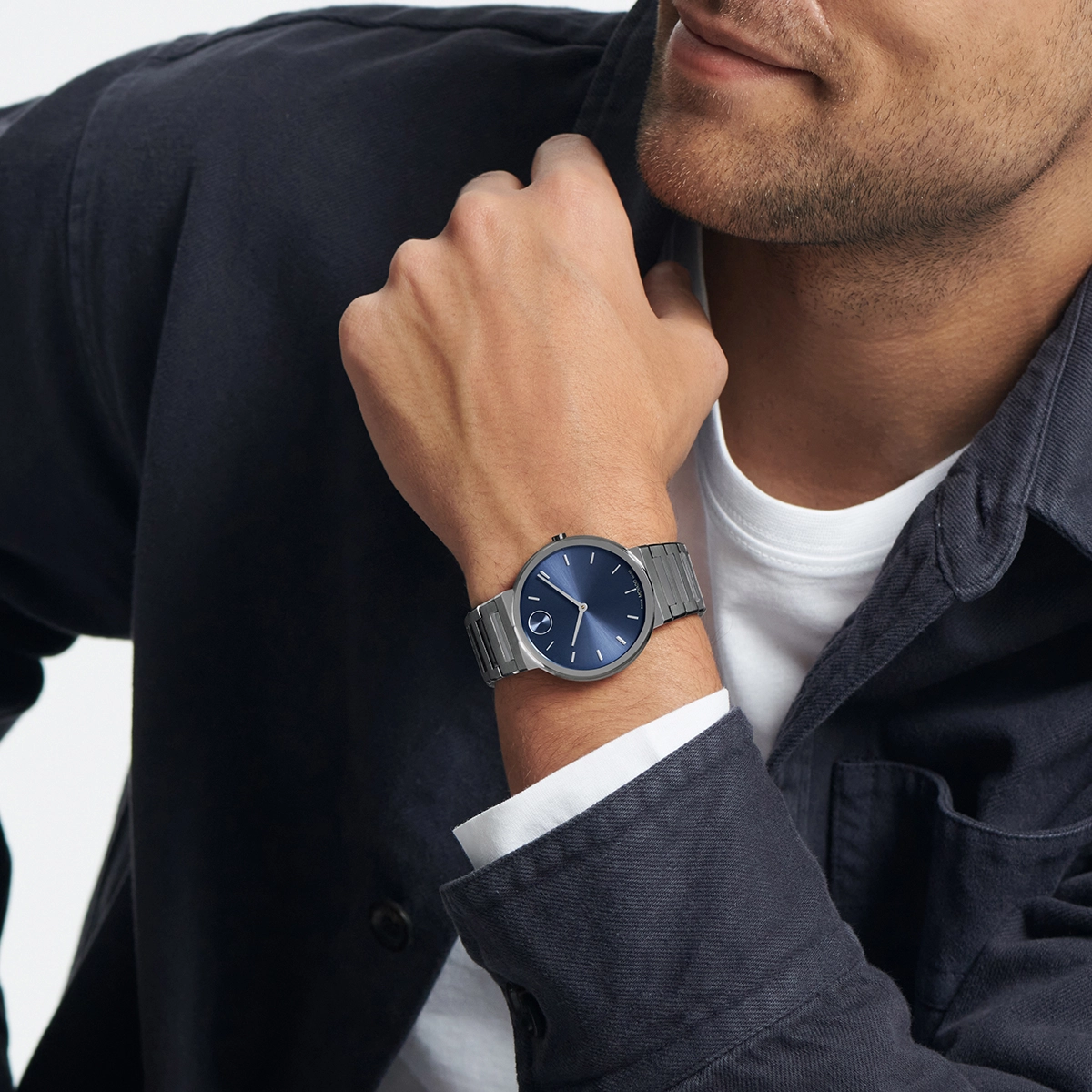 Reloj Movado análogo, para Hombre, tablero redondo color azul, estilo index, pulso acero color gris