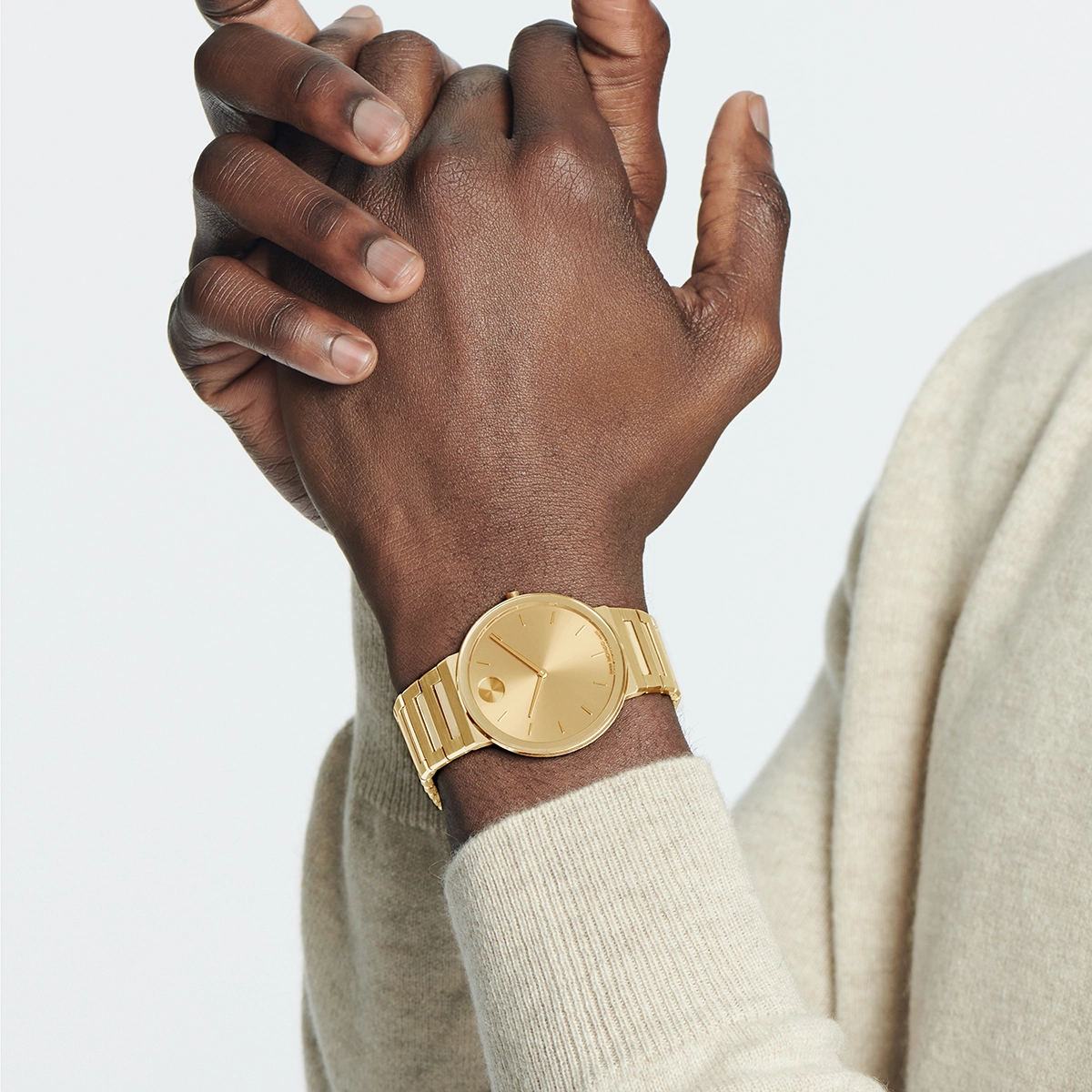 Reloj Movado análogo, para Hombre, tablero redondo color dorado, estilo index, pulso acero color dorado