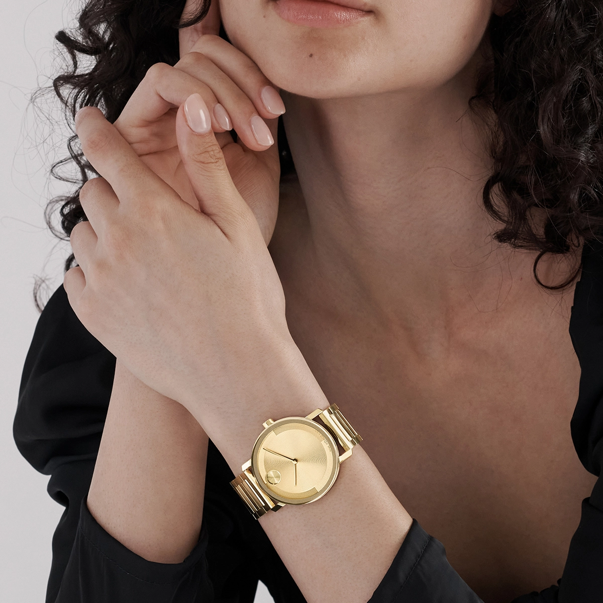 Reloj Movado análogo, para Hombre, tablero redondo color dorado, estilo sin números, pulso acero color dorado