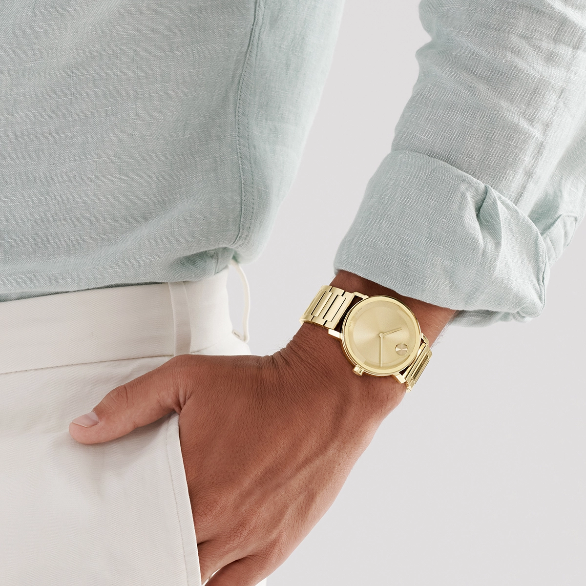 Reloj Movado análogo, para Hombre, tablero redondo color dorado, estilo sin números, pulso acero color dorado