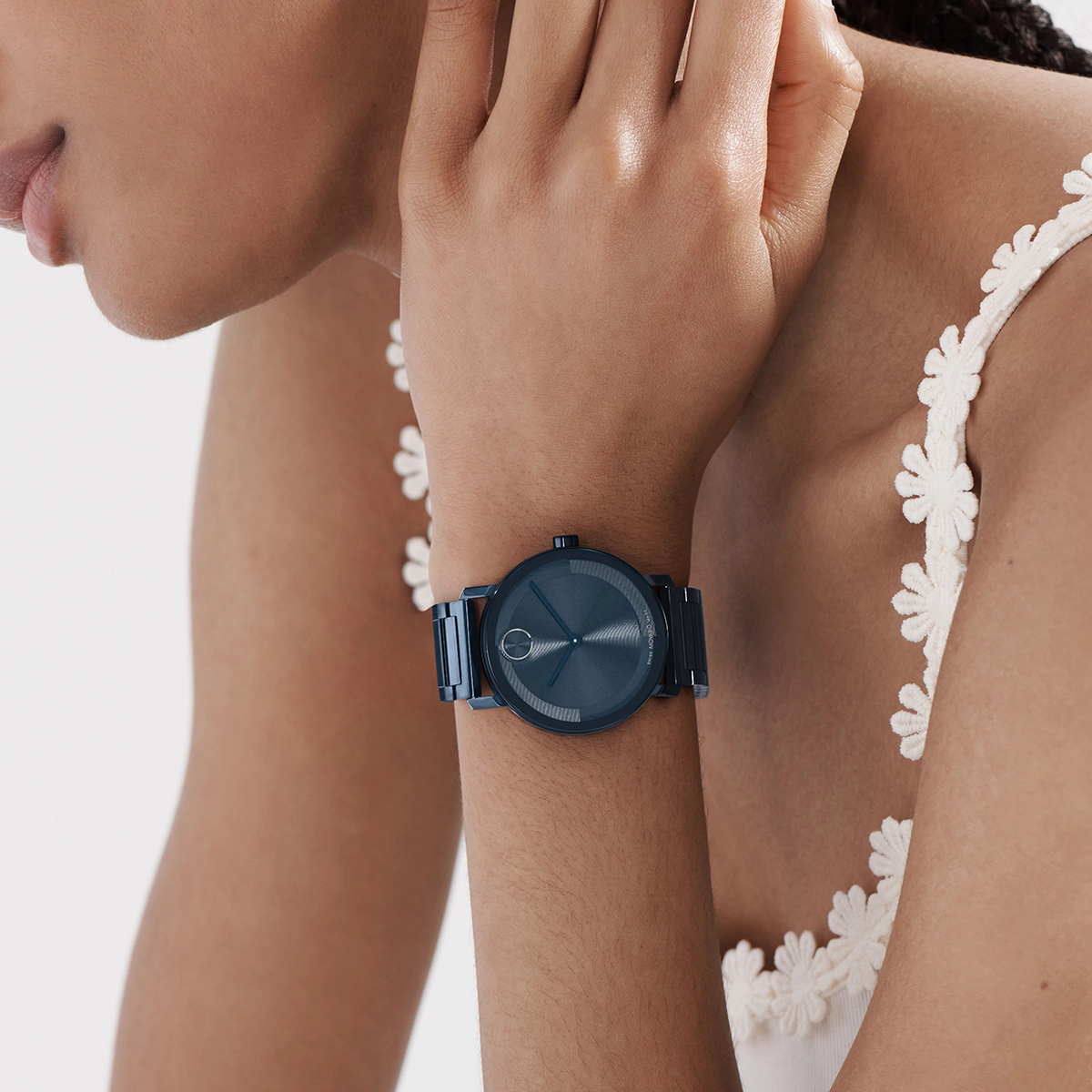 Reloj Movado análogo, para Hombre, tablero redondo color azul, estilo sin números, pulso acero color azul