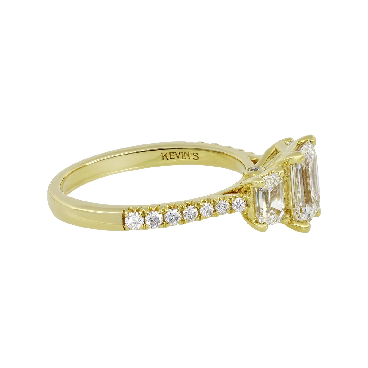 Anillo de compromiso con diamante de laboratorio central corte esmeralda IGI de 1.00ct y decoración en diamantes de laboratorio, oro tono amarillo 18k