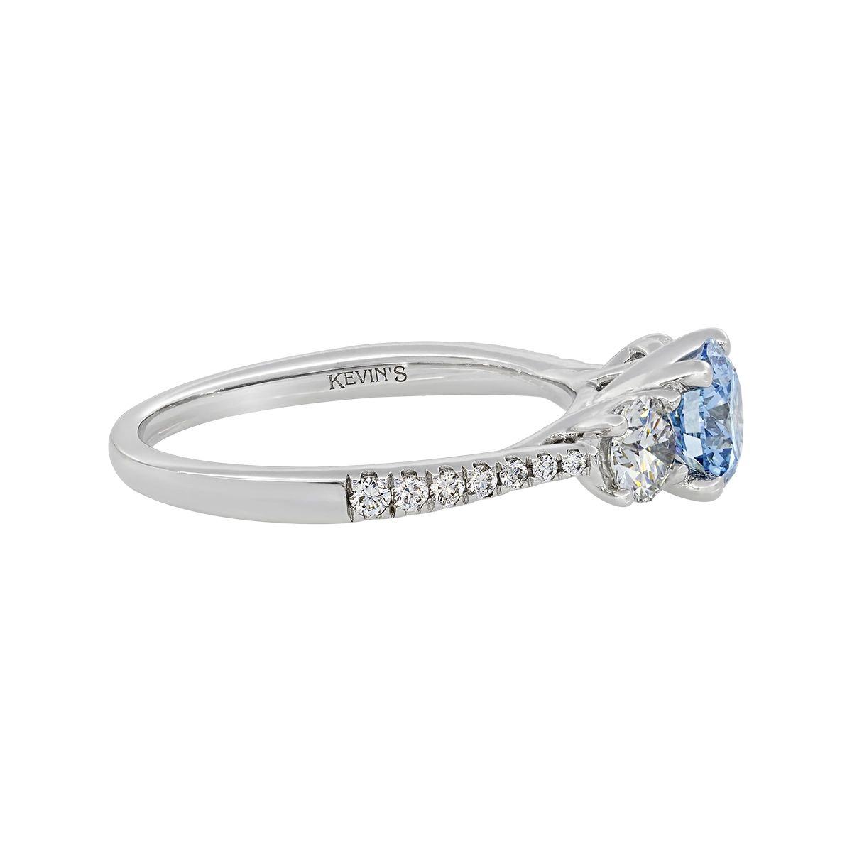 Anillo de compromiso con diamante azul de laboratorio central redondo IGI de 1.00ct y decoración en diamantes de laboratorio, oro tono blanco 18k, rodinado
