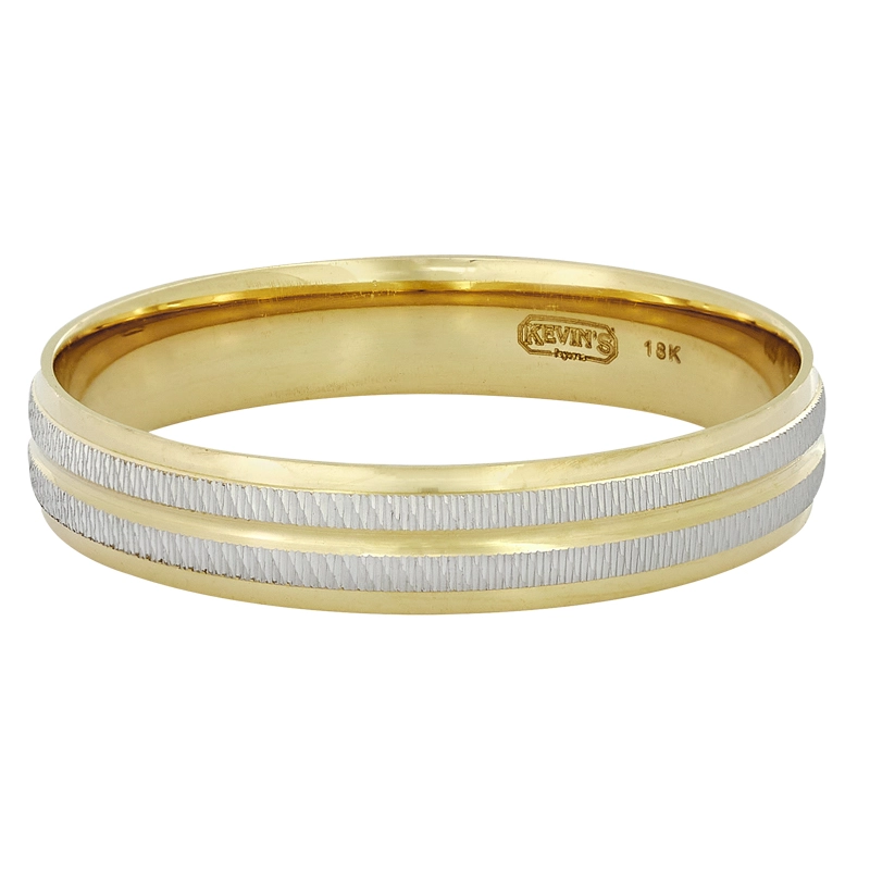 Argolla en oro amarillo de 18 Kilates con visos, 1/2 caña, 4 mm. de ancho