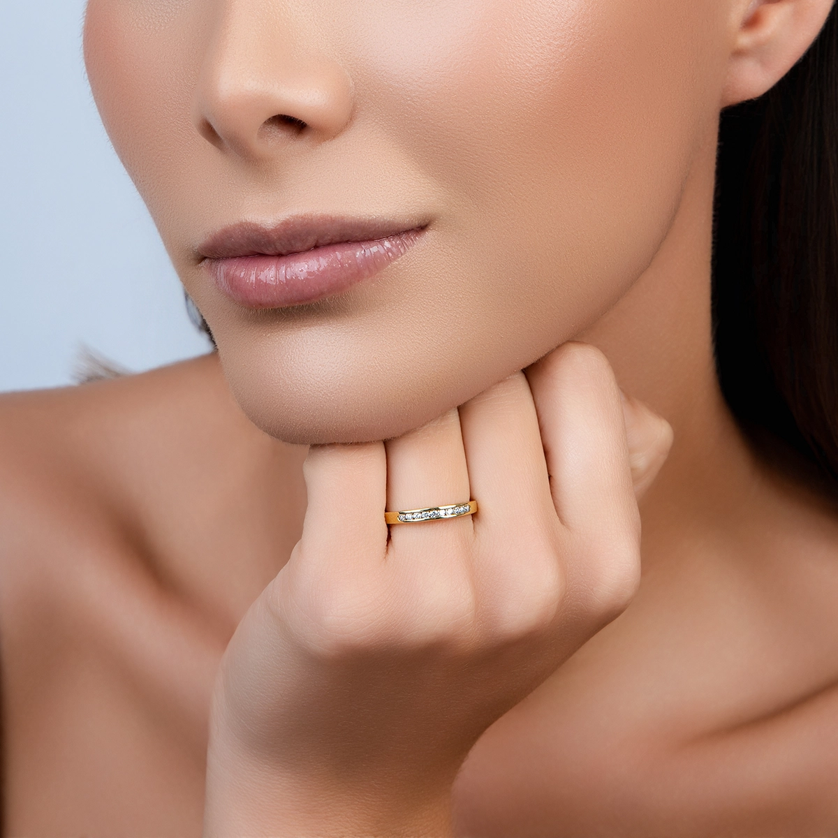 Argolla en oro amarillo de 18 Kilates, Cintillo, con diamantes de 0.18 Ct