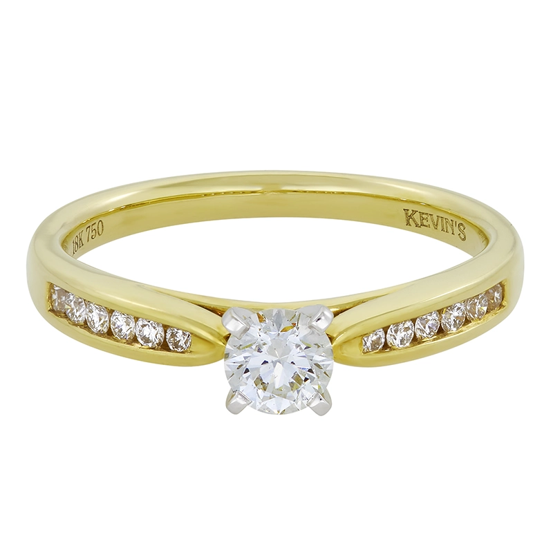 Anillo de compromiso con diamante central redondo GIA de 0.30ct y decoración en diamantes, oro 2 tonos 18k, rodinado