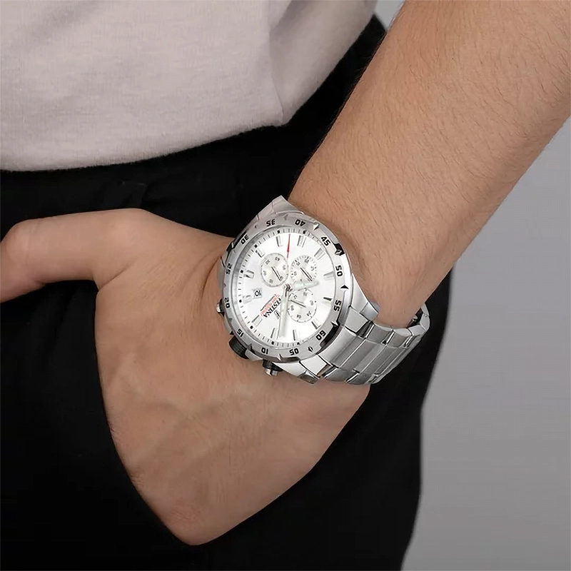 Reloj Festina analogo, para Hombre, tablero redondo color plateado, estilo index, pulso acero color plateado, calendario, cronografo