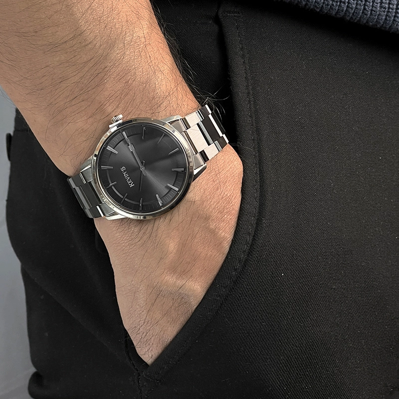 Reloj Kevins analogo, para Hombre, tablero redondo color negro, estilo index, pulso acero color negro, calendario