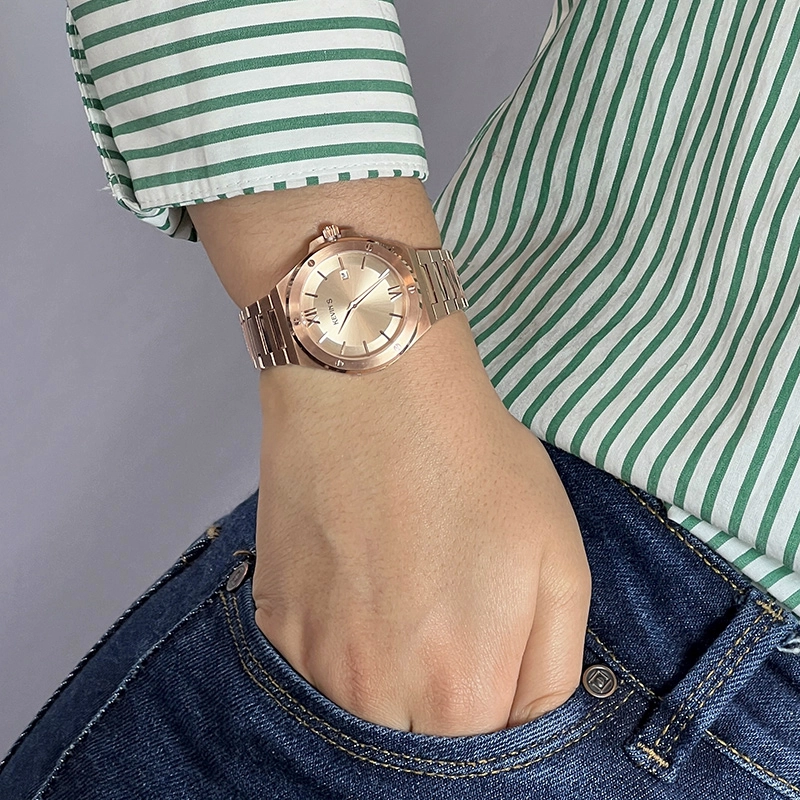 Reloj Kevins analogo, para Dama, tablero redondo color rosa, estilo index + romano, pulso acero color rosa, calendario