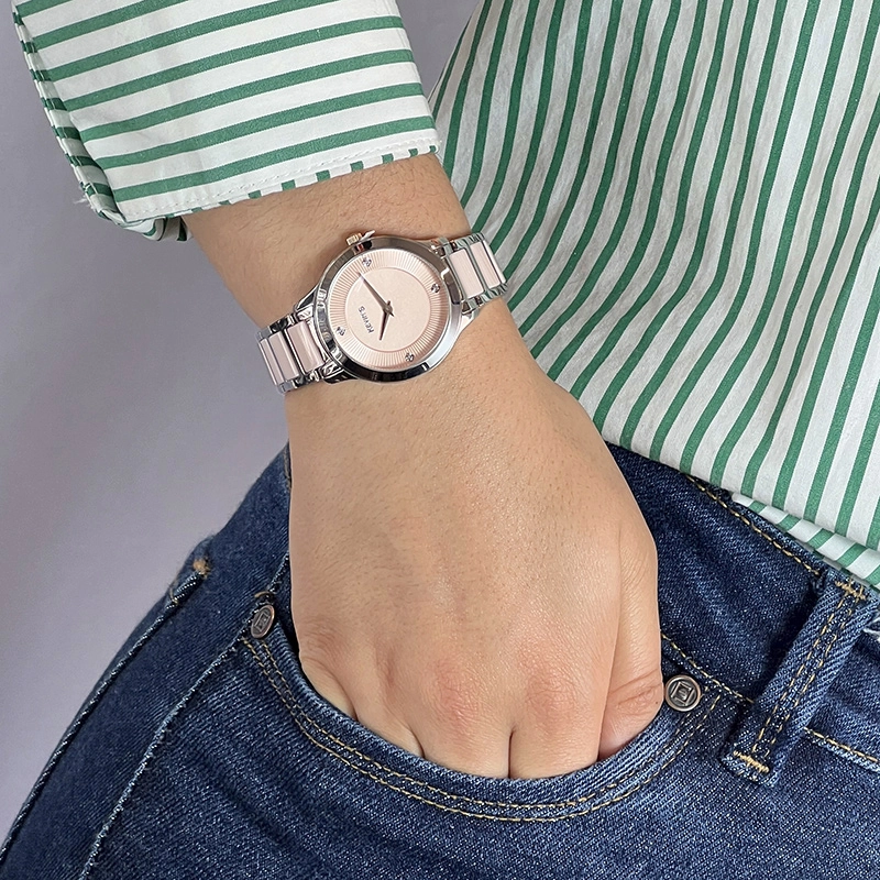Reloj Kevins analogo, para Dama, tablero redondo colores plateado y rosado, estilo puntos, pulso cerámica colores plateado y rosado