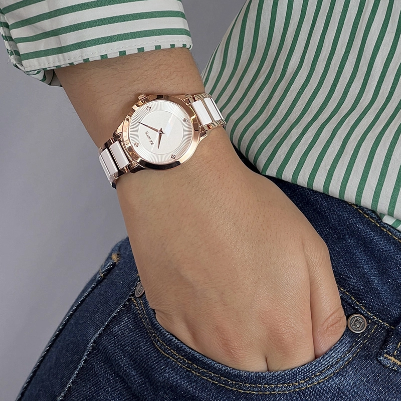 Reloj Kevins analogo, para Dama, tablero redondo colores blanco y rosa, estilo puntos, pulso cerámica colores rosa y blanco