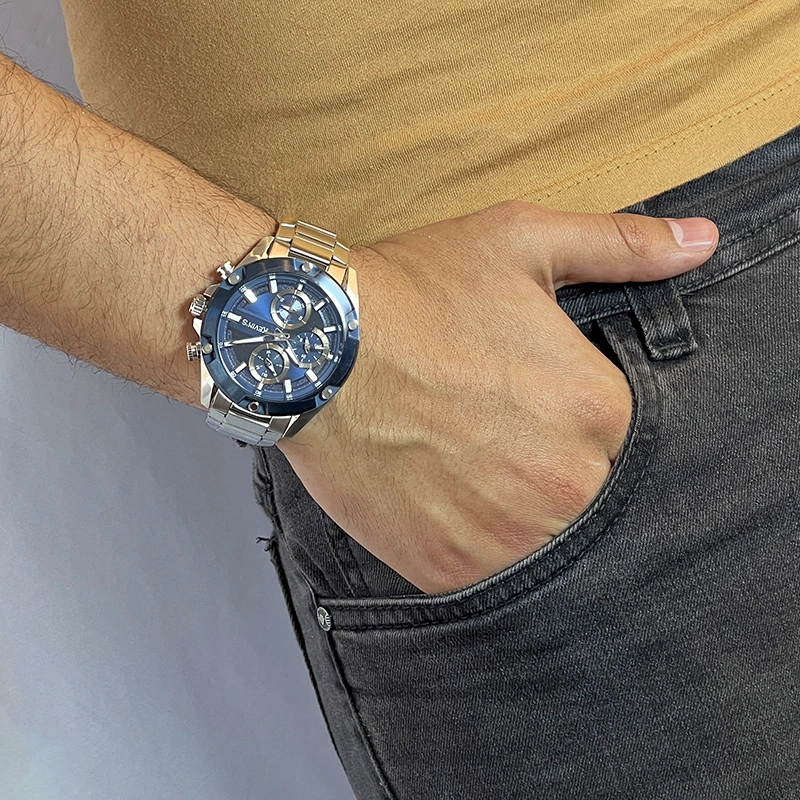 Reloj Kevins analogo, para Hombre, tablero redondo colores azul y blanco, estilo index, pulso acero color plateado, calendario