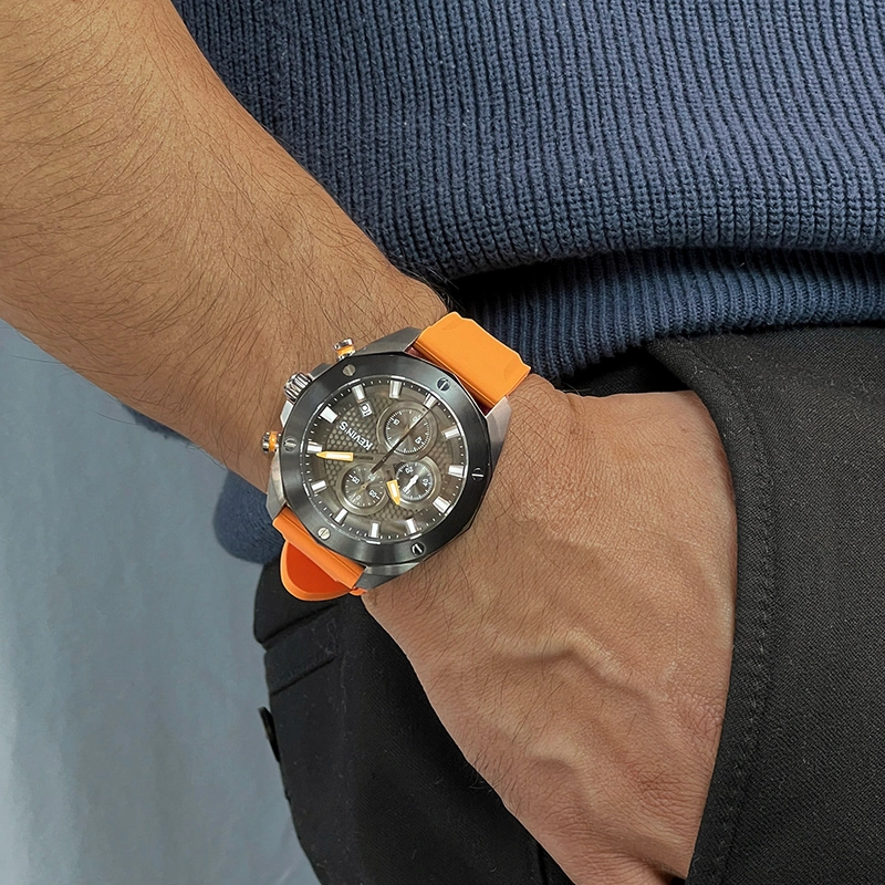 Reloj Kevins analogo, para Hombre, tablero redondo colores negro y naranja, estilo index, pulso silicona color naranja, calendario, cronografo