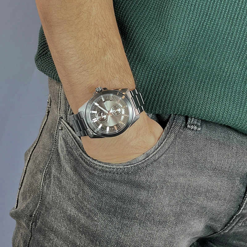 Reloj Kevins analogo, para Hombre, tablero redondo colores negro y plateado, estilo index, pulso acero color negro