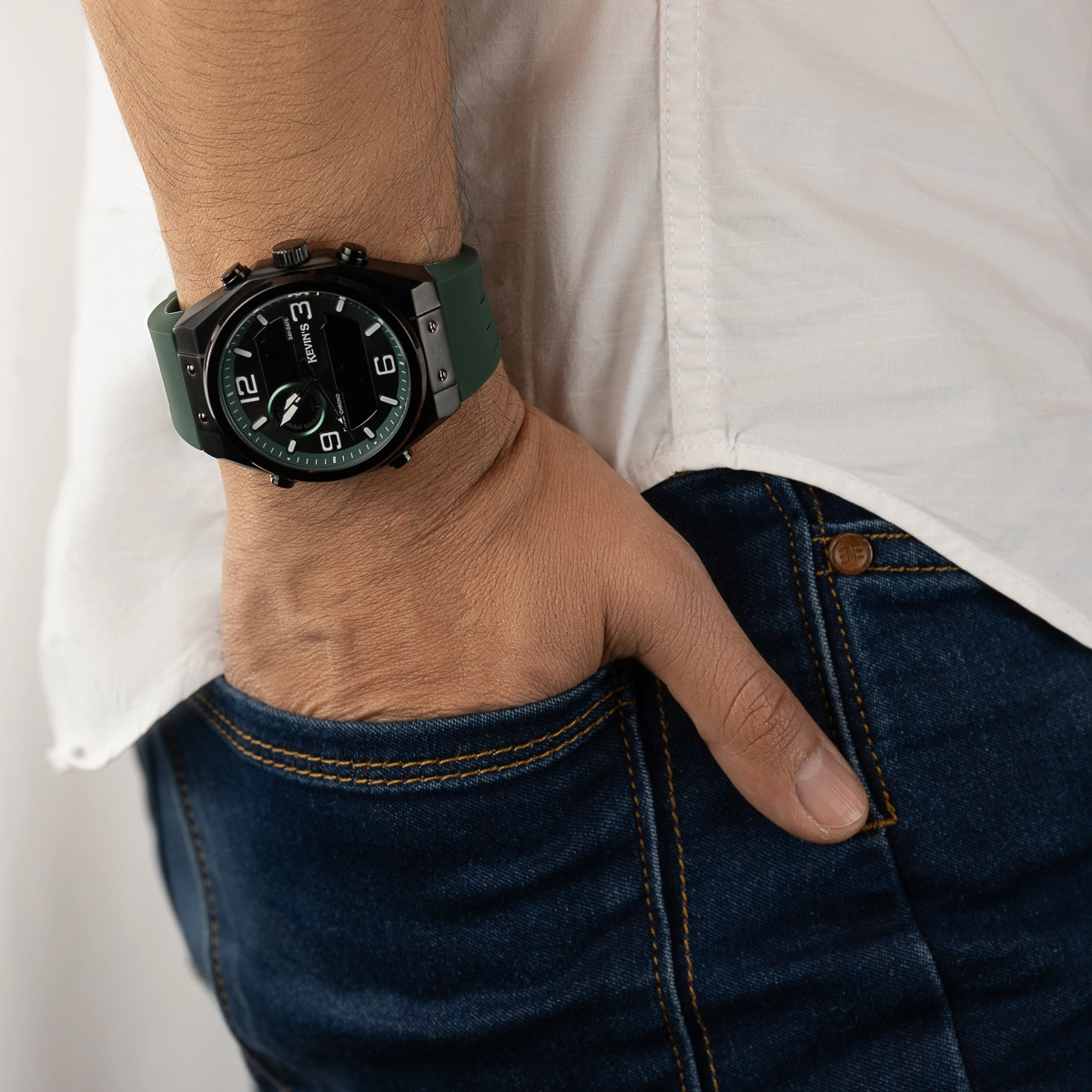 Reloj Kevins analogo y digital, para Hombre, tablero redondo color verde, estilo index + arabigo, pulso silicona color verde, calendario