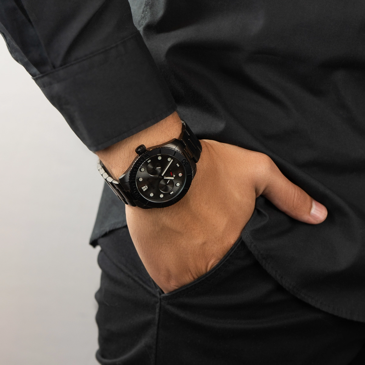 Reloj Kevins analogo, para Hombre, tablero redondo color gris, estilo puntos, pulso acero color negro, calendario