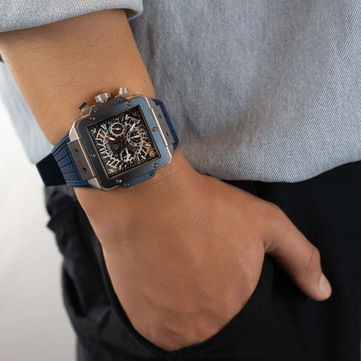 Reloj Kevins analogo, para Hombre, tablero cuadrado color azul, estilo index, pulso silicona color azul, calendario, cronografo