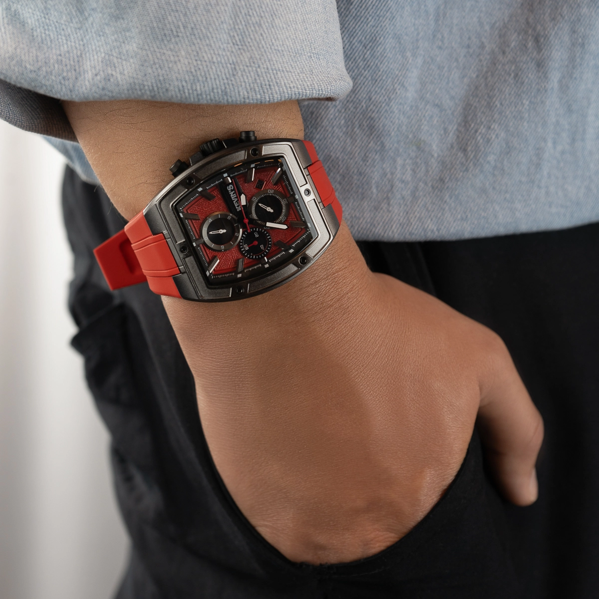 Reloj Kevins analogo, para Hombre, tablero rectangular colores rojo y gris, estilo index, pulso silicona color rojo, calendario, cronografo