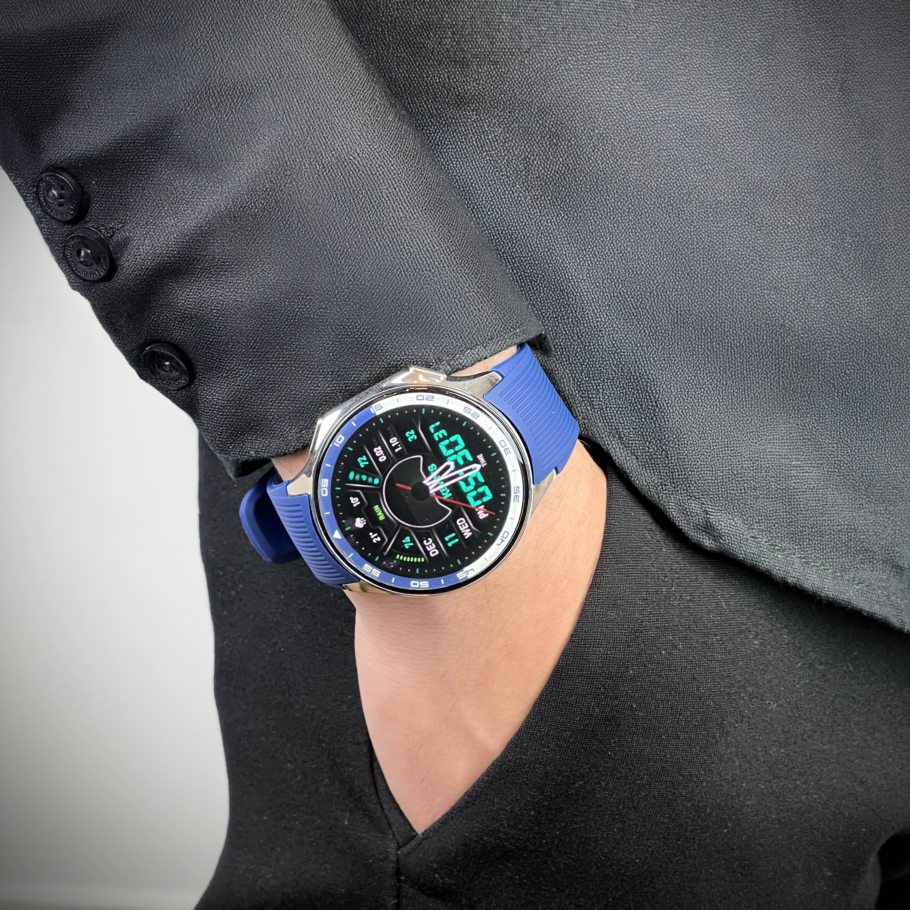 Reloj Kevins digital, para Hombre, tablero redondo color multi, estilo sin numeros, pulso silicona colores azul y café