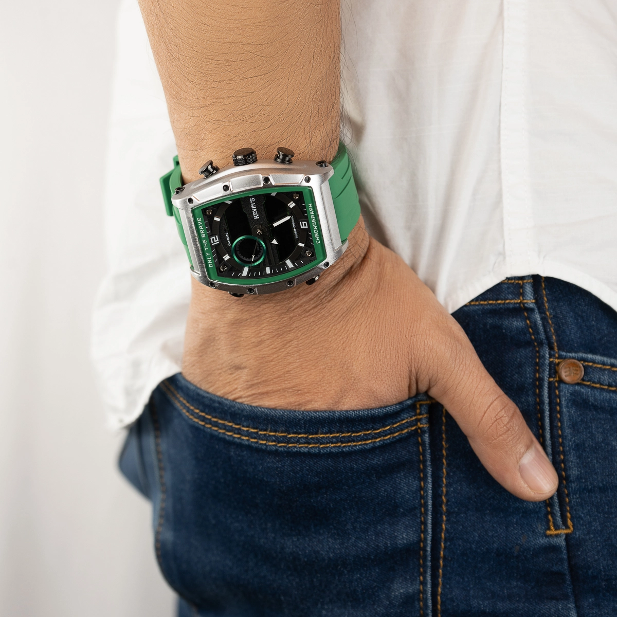 Reloj Kevins analogo y digital, para Hombre, tablero rectangular colores negro y verde, estilo index + arabigo, pulso silicona color verde, calendario