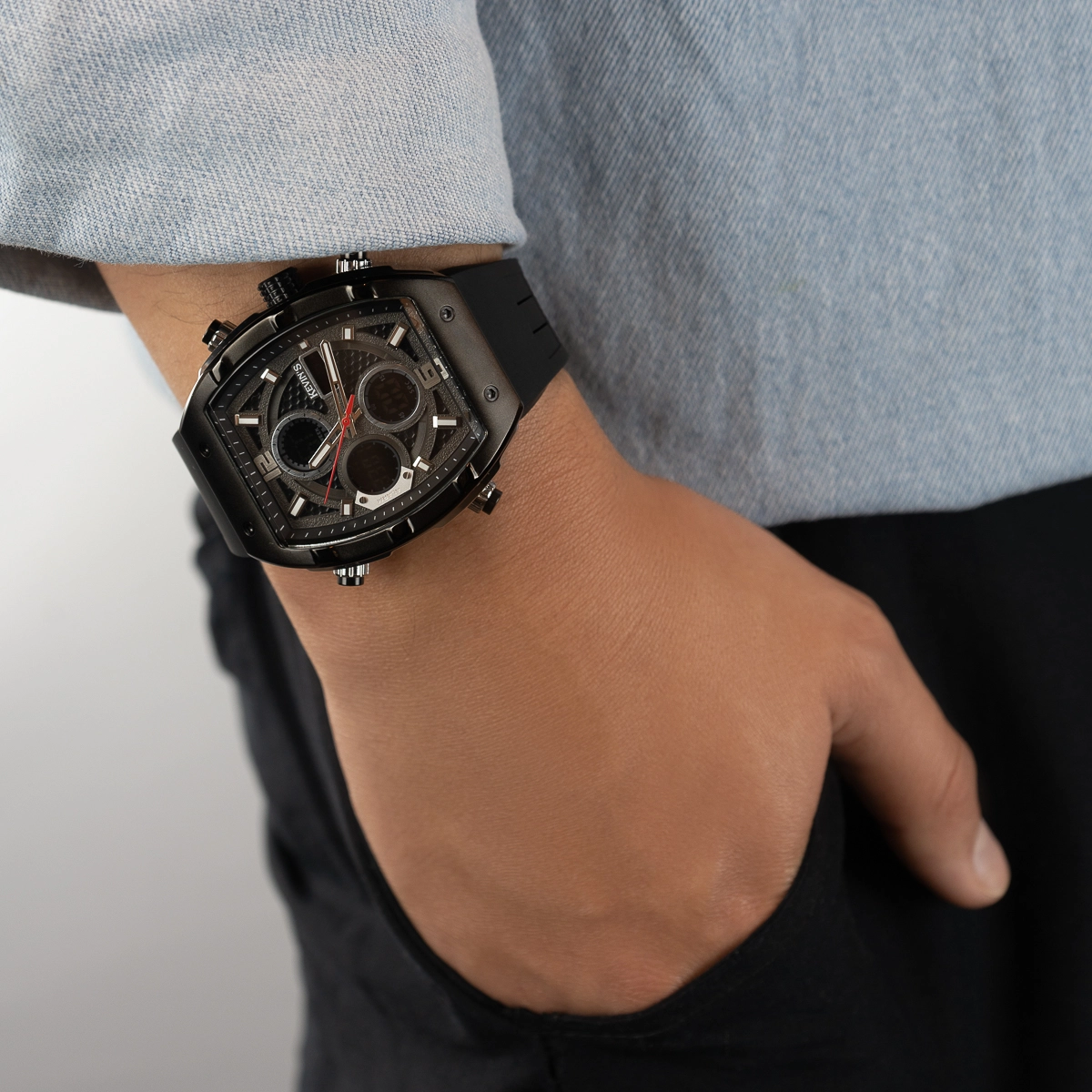 Reloj Kevins analogo y digital, para Hombre, tablero rectangular colores negro y gris, estilo index + arabigo, pulso silicona color negro, calendario