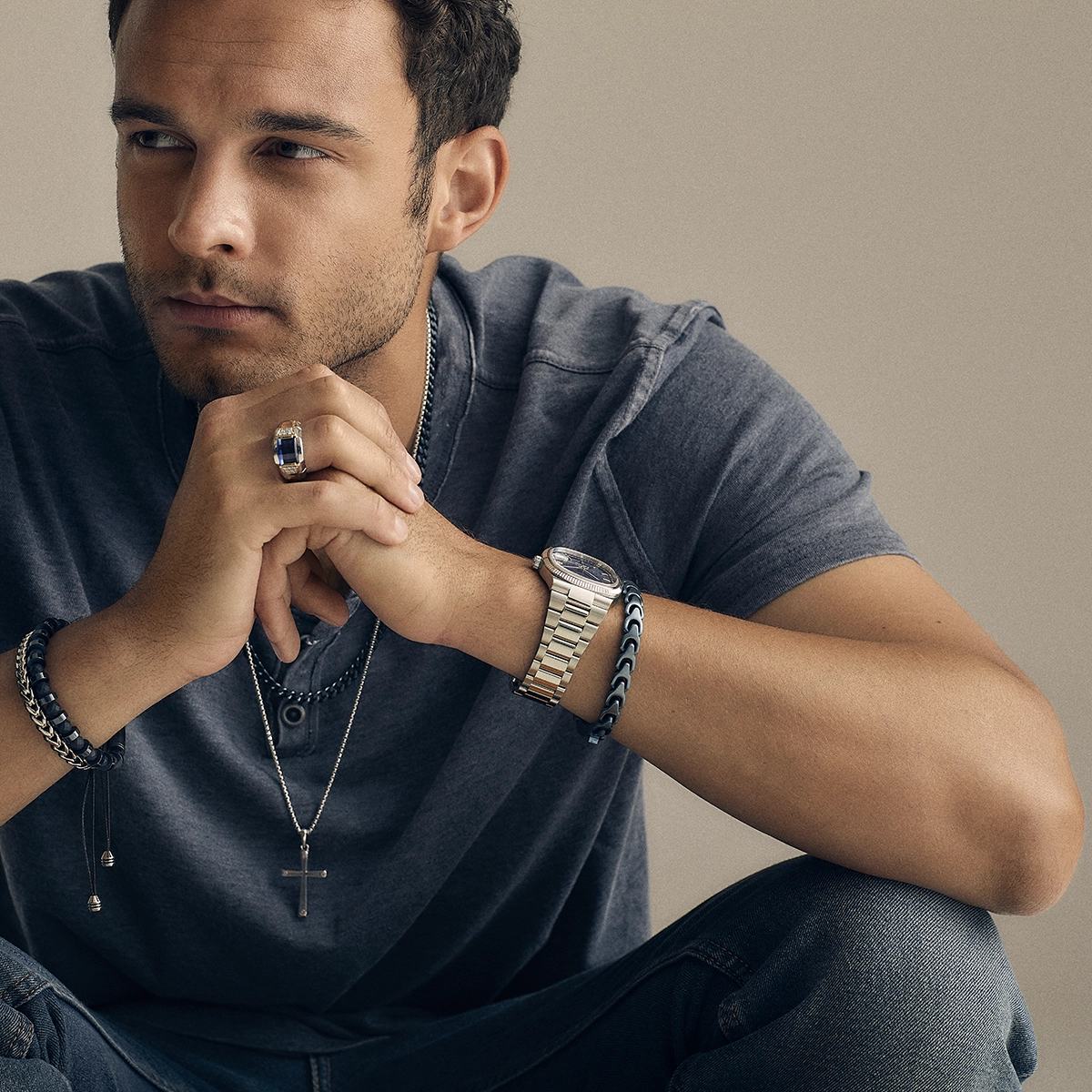 Reloj Bulova análogo, para Hombre, tablero cuadrado color azul, estilo index, pulso acero color plateado, calendario