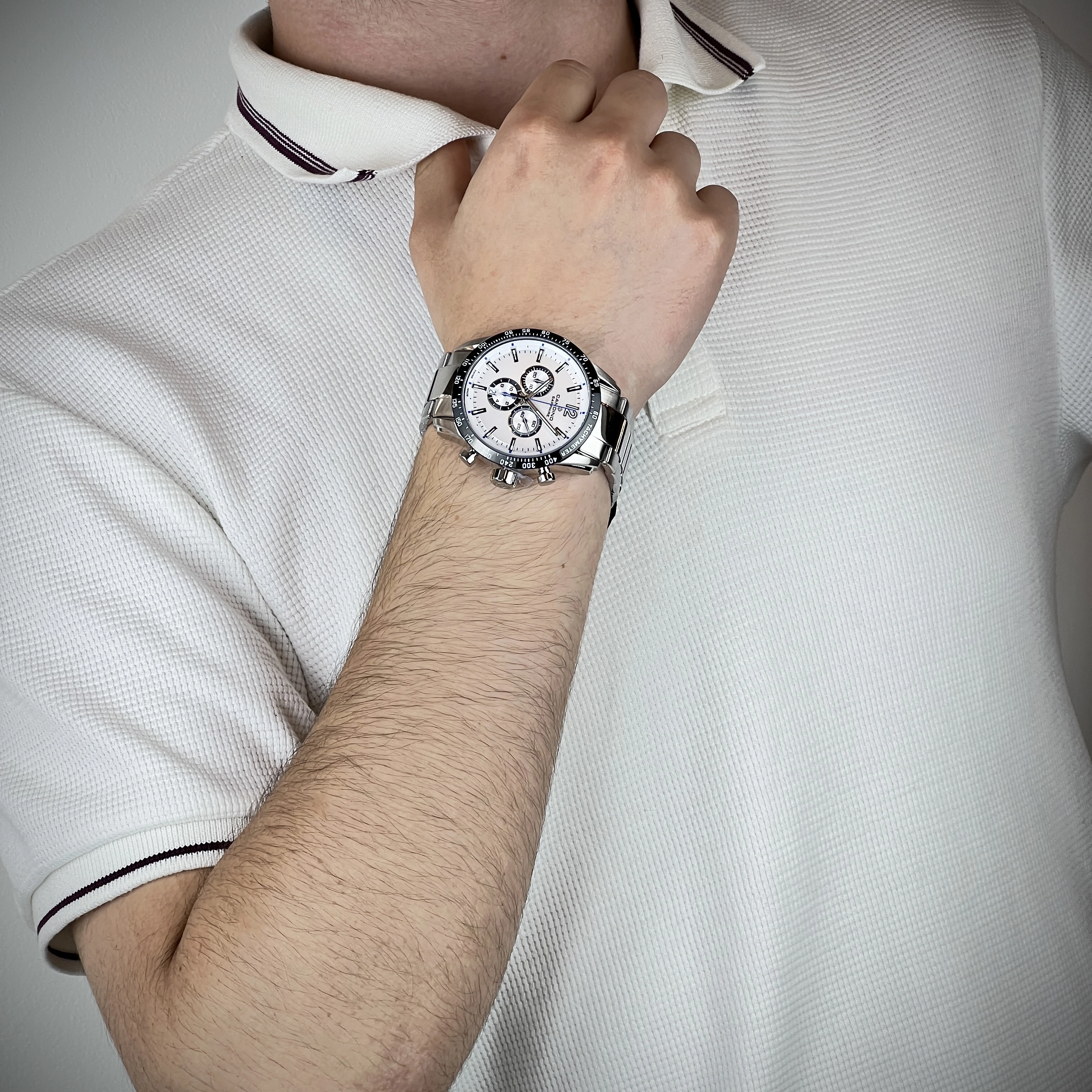 Reloj Candino analogo, para Hombre, tablero redondo colores plateado y negro, estilo index + arabigo, pulso acero color plateado, calendario, cronografo