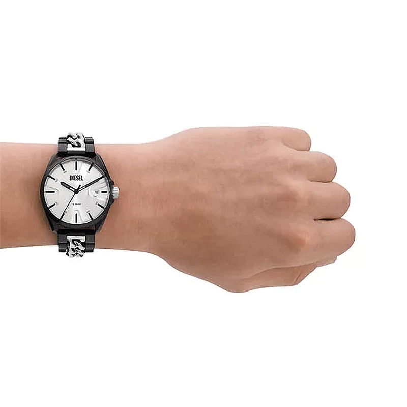 Reloj Diesel analogo, para Hombre, tablero redondo color plateado, estilo index, pulso acero colores negro y plateado, calendario