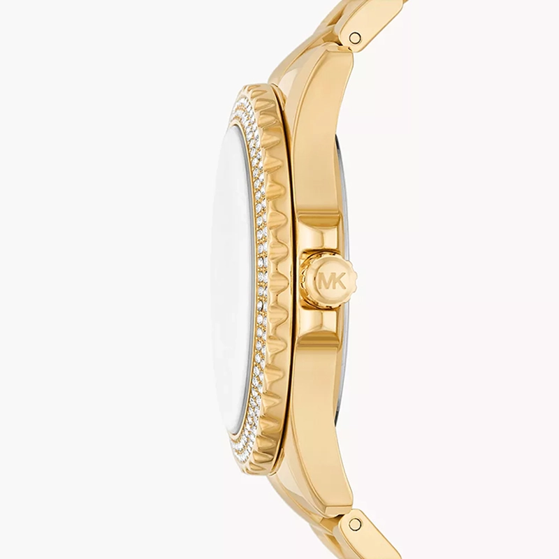 Reloj Mkors analogo, para Dama, tablero redondo color blanco, estilo index + romano, pulso acero color dorado